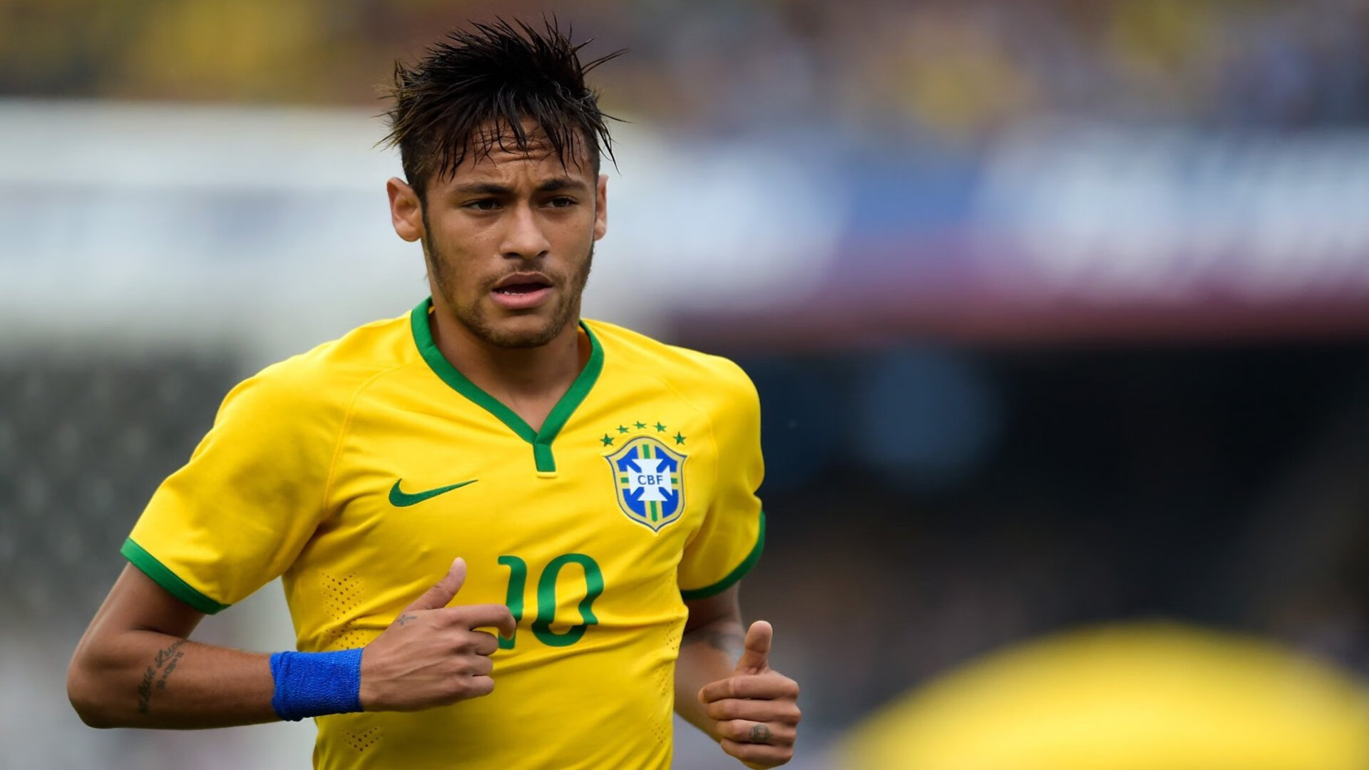 突尼斯希望中场调度乏力，传控受限