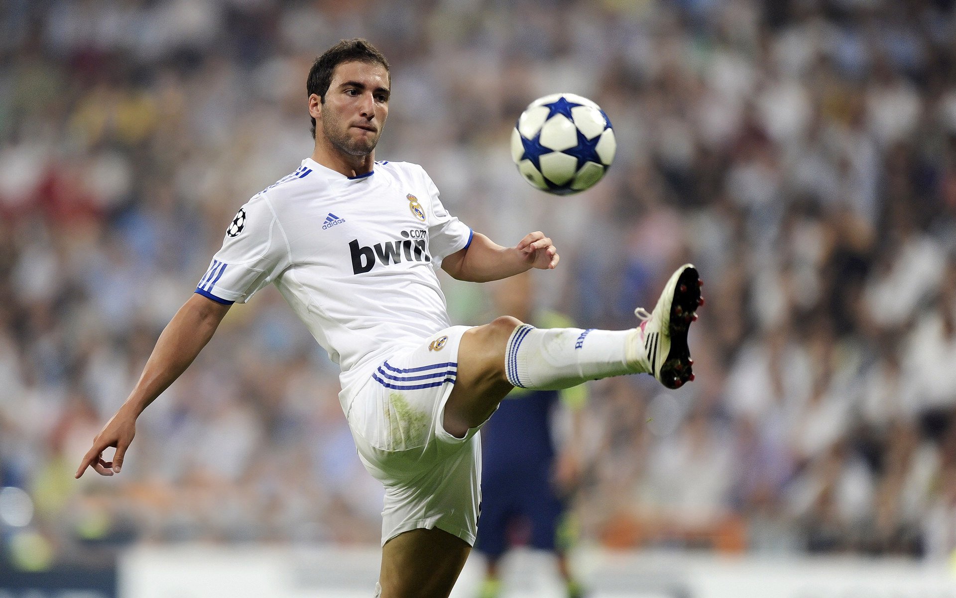 伦敦马拉松热潮不断,选手挑战个人极限,伦敦马拉松2021视频