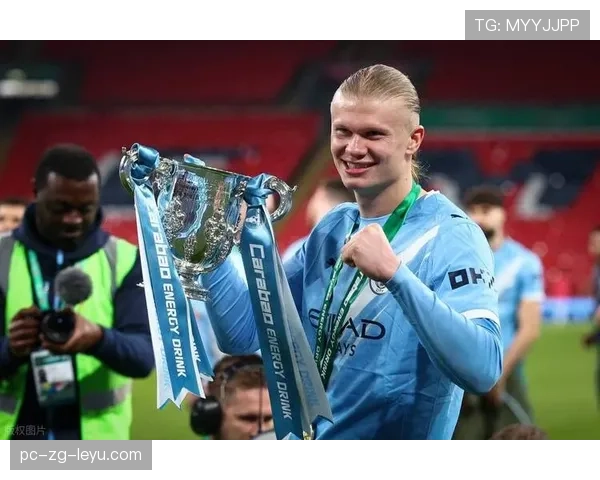 哈兰德助攻福登，曼城在欧冠小组赛中保持不败，哈兰德穿曼城球衣